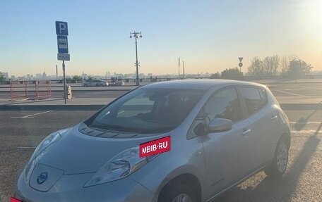 Nissan Leaf I, 2016 год, 700 000 рублей, 2 фотография