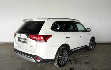 Mitsubishi Outlander III рестайлинг 3, 2018 год, 2 987 000 рублей, 6 фотография