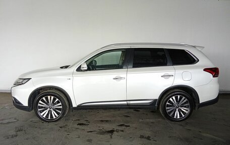 Mitsubishi Outlander III рестайлинг 3, 2018 год, 2 987 000 рублей, 7 фотография