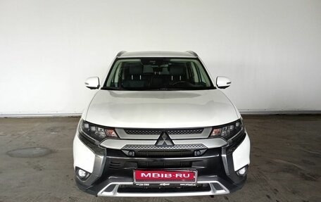 Mitsubishi Outlander III рестайлинг 3, 2018 год, 2 987 000 рублей, 2 фотография