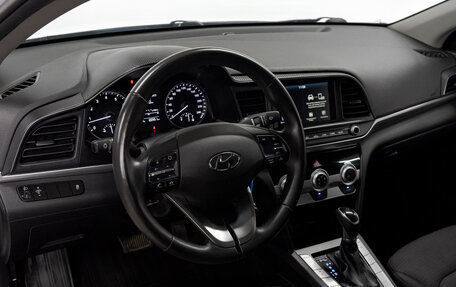 Hyundai Elantra VI рестайлинг, 2019 год, 1 675 000 рублей, 10 фотография