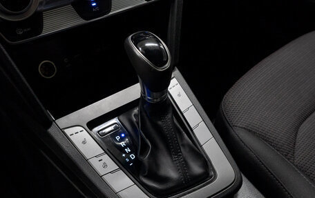 Hyundai Elantra VI рестайлинг, 2019 год, 1 675 000 рублей, 11 фотография