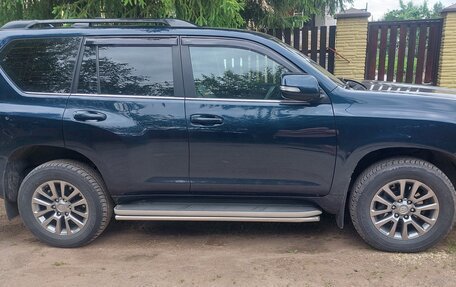 Toyota Land Cruiser Prado 150 рестайлинг 2, 2017 год, 4 150 000 рублей, 2 фотография