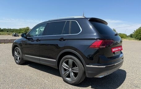 Volkswagen Tiguan II, 2017 год, 1 920 000 рублей, 3 фотография
