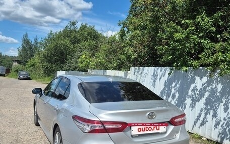 Toyota Camry, 2019 год, 2 700 000 рублей, 4 фотография