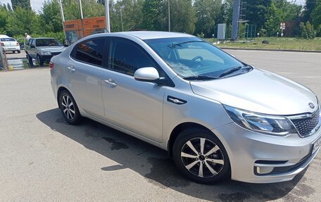 KIA Rio III рестайлинг, 2016 год, 750 000 рублей, 24 фотография