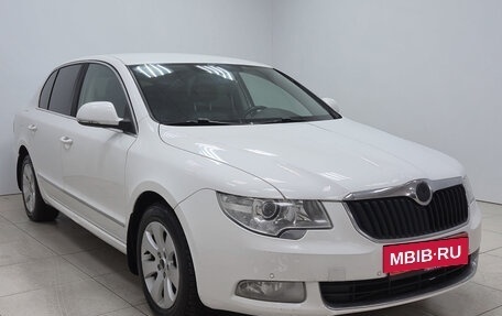 Skoda Superb III рестайлинг, 2011 год, 800 000 рублей, 3 фотография