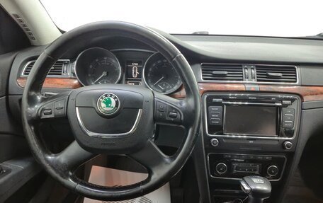 Skoda Superb III рестайлинг, 2011 год, 800 000 рублей, 12 фотография
