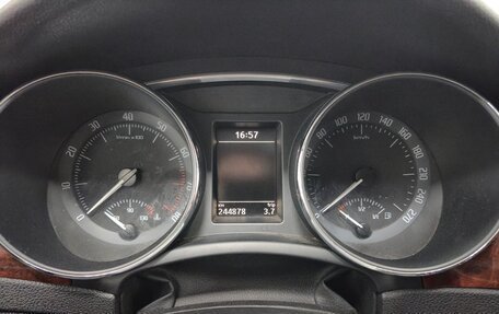 Skoda Superb III рестайлинг, 2011 год, 800 000 рублей, 17 фотография