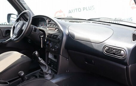 Chevrolet Niva I рестайлинг, 2017 год, 749 000 рублей, 9 фотография