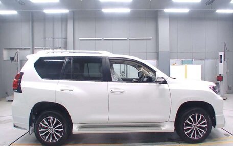 Toyota Land Cruiser Prado 150 рестайлинг 2, 2021 год, 4 291 030 рублей, 2 фотография