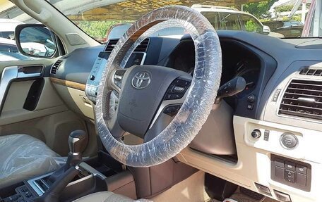 Toyota Land Cruiser Prado 150 рестайлинг 2, 2021 год, 4 291 030 рублей, 6 фотография