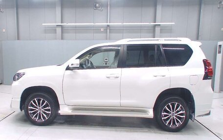Toyota Land Cruiser Prado 150 рестайлинг 2, 2021 год, 4 291 030 рублей, 3 фотография