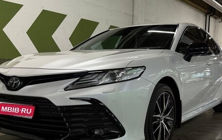 Toyota Camry, 2022 год, 3 750 000 рублей, 1 фотография