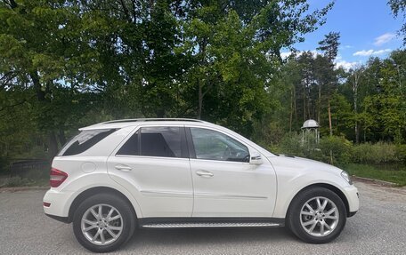 Mercedes-Benz M-Класс, 2011 год, 1 800 000 рублей, 8 фотография