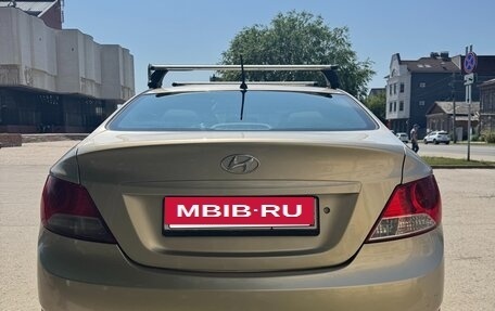 Hyundai Solaris II рестайлинг, 2011 год, 800 000 рублей, 7 фотография
