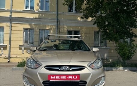 Hyundai Solaris II рестайлинг, 2011 год, 800 000 рублей, 3 фотография