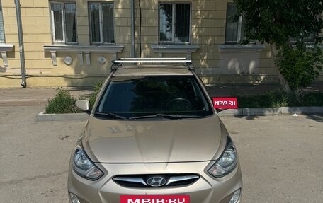 Hyundai Solaris II рестайлинг, 2011 год, 800 000 рублей, 2 фотография