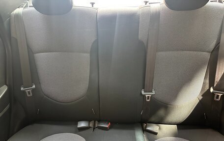 Hyundai Solaris II рестайлинг, 2011 год, 800 000 рублей, 22 фотография