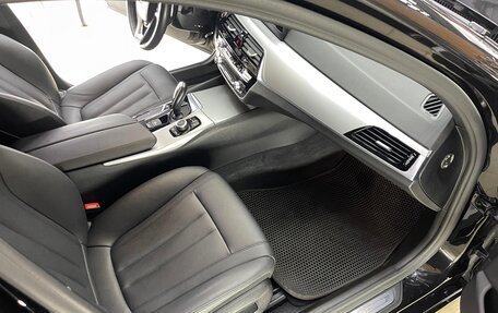 BMW 5 серия, 2019 год, 3 000 000 рублей, 15 фотография