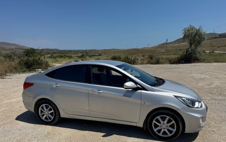 Hyundai Solaris II рестайлинг, 2012 год, 850 000 рублей, 2 фотография