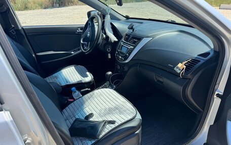 Hyundai Solaris II рестайлинг, 2012 год, 850 000 рублей, 15 фотография
