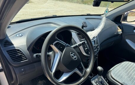 Hyundai Solaris II рестайлинг, 2012 год, 850 000 рублей, 11 фотография