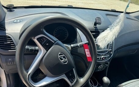 Hyundai Solaris II рестайлинг, 2012 год, 850 000 рублей, 12 фотография