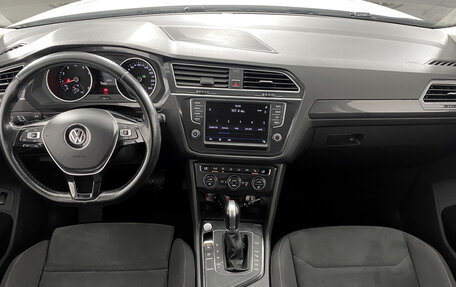 Volkswagen Tiguan II, 2017 год, 2 139 000 рублей, 13 фотография
