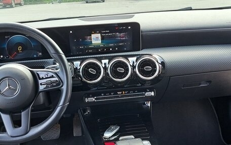 Mercedes-Benz CLA, 2019 год, 2 300 000 рублей, 2 фотография