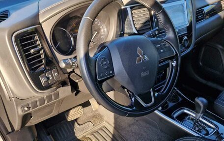 Mitsubishi Outlander III рестайлинг 3, 2019 год, 2 750 000 рублей, 8 фотография
