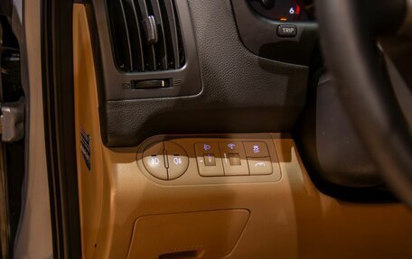 Hyundai H-1 II рестайлинг, 2017 год, 2 295 000 рублей, 10 фотография