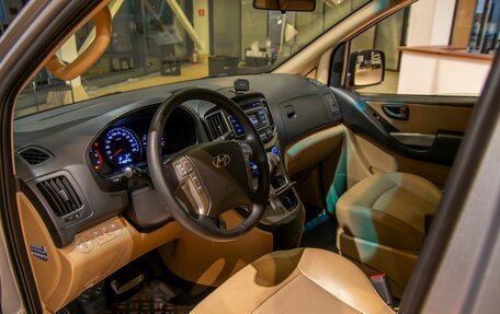 Hyundai H-1 II рестайлинг, 2017 год, 2 295 000 рублей, 9 фотография