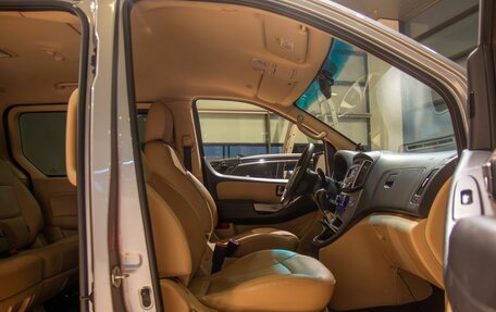 Hyundai H-1 II рестайлинг, 2017 год, 2 295 000 рублей, 17 фотография