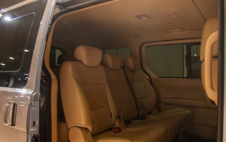 Hyundai H-1 II рестайлинг, 2017 год, 2 295 000 рублей, 20 фотография