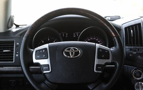 Toyota Land Cruiser 200, 2013 год, 3 195 000 рублей, 10 фотография