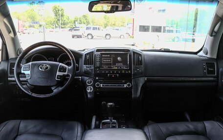 Toyota Land Cruiser 200, 2013 год, 3 195 000 рублей, 16 фотография