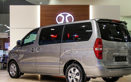 Hyundai Grand Starex Grand Starex I рестайлинг 2, 2018 год, 2 895 000 рублей, 4 фотография