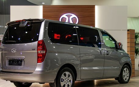 Hyundai Grand Starex Grand Starex I рестайлинг 2, 2018 год, 2 895 000 рублей, 6 фотография