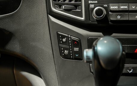 Hyundai Grand Starex Grand Starex I рестайлинг 2, 2018 год, 2 895 000 рублей, 17 фотография