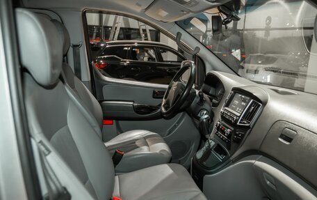 Hyundai Grand Starex Grand Starex I рестайлинг 2, 2018 год, 2 895 000 рублей, 19 фотография