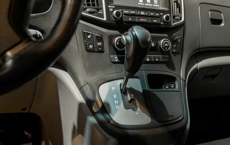 Hyundai Grand Starex Grand Starex I рестайлинг 2, 2018 год, 2 895 000 рублей, 16 фотография