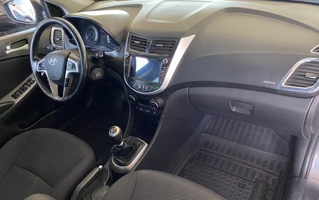 Hyundai Solaris II рестайлинг, 2015 год, 897 000 рублей, 11 фотография