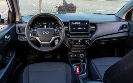 Hyundai Solaris II рестайлинг, 2021 год, 1 395 000 рублей, 20 фотография