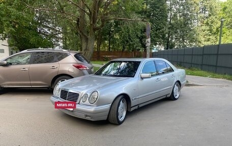 Mercedes-Benz E-Класс, 1998 год, 510 000 рублей, 3 фотография