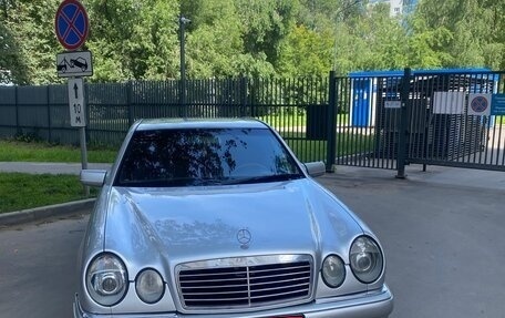 Mercedes-Benz E-Класс, 1998 год, 510 000 рублей, 2 фотография
