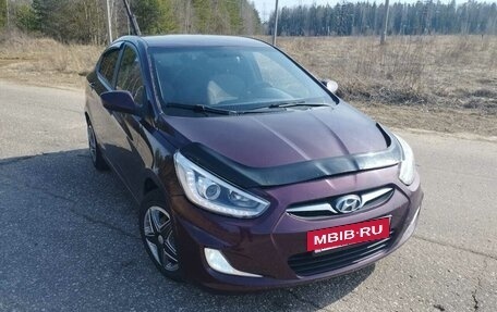 Hyundai Solaris II рестайлинг, 2011 год, 600 000 рублей, 3 фотография