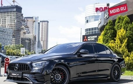 Mercedes-Benz E-Класс, 2021 год, 4 250 000 рублей, 1 фотография