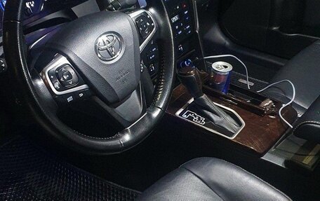 Toyota Camry, 2017 год, 2 650 000 рублей, 5 фотография
