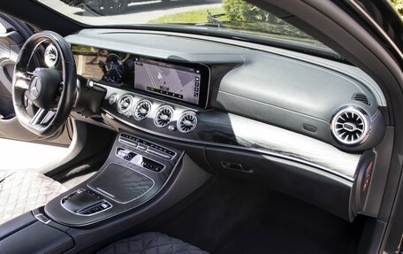 Mercedes-Benz E-Класс, 2021 год, 4 250 000 рублей, 9 фотография